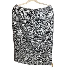 Liz Claiborne Zebra Print Black and White Skirt Zip and Button Back Lined 14P